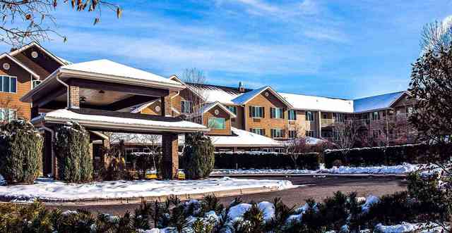 Holiday The Lodge At White Bear
