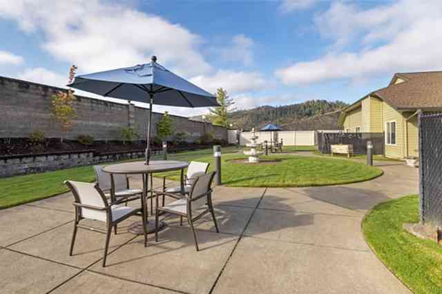 5 Memory Care Communities in Douglas County, Oregon (with Reviews)