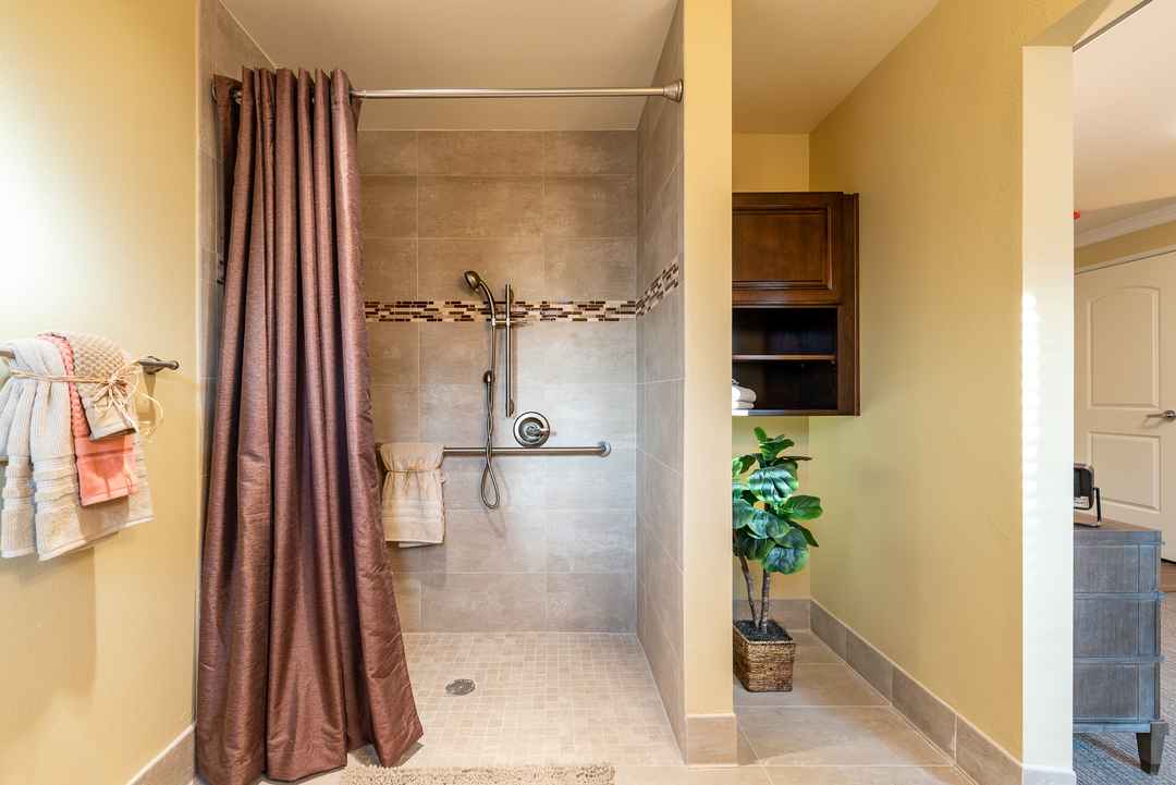 Hollywood Hills, A Pacifica Senior Living Community