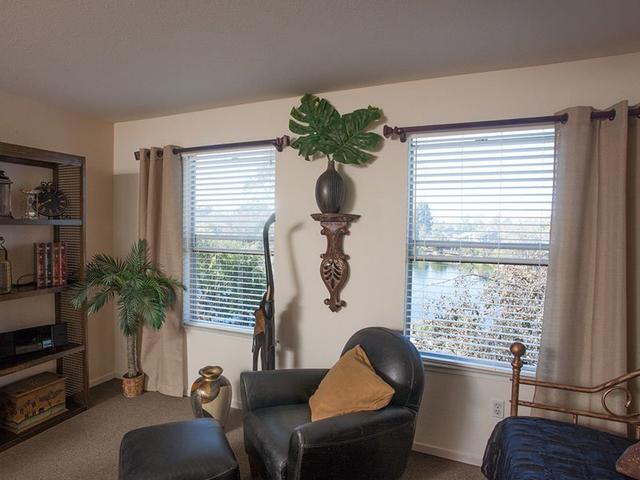 Waters Edge Lodge
