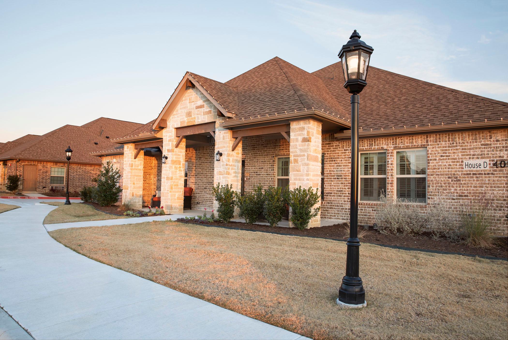 Mustang Creek Estates - Burleson Pricing, Reviews & Amenities - Burleson,  Texas