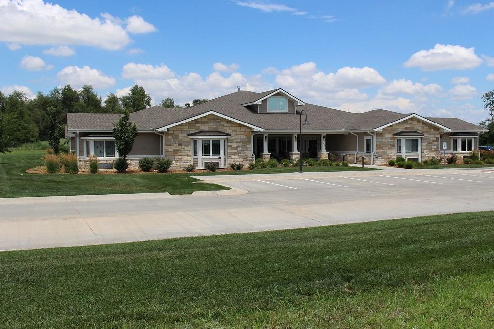 Pleasant Hills Pricing, Reviews & Amenities - Hutchinson, Kansas